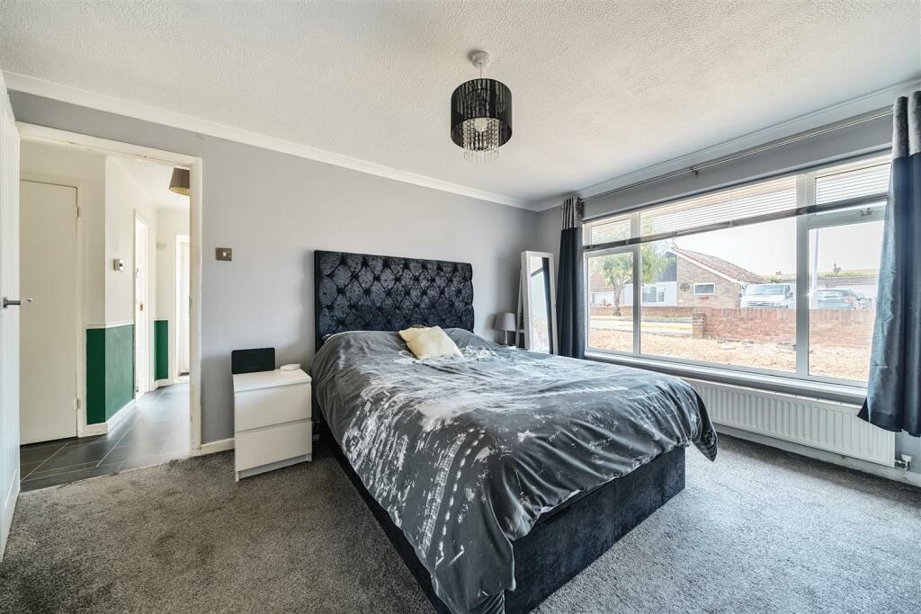 Thirlmere Avenue for sale by Guildcrest Estates - 