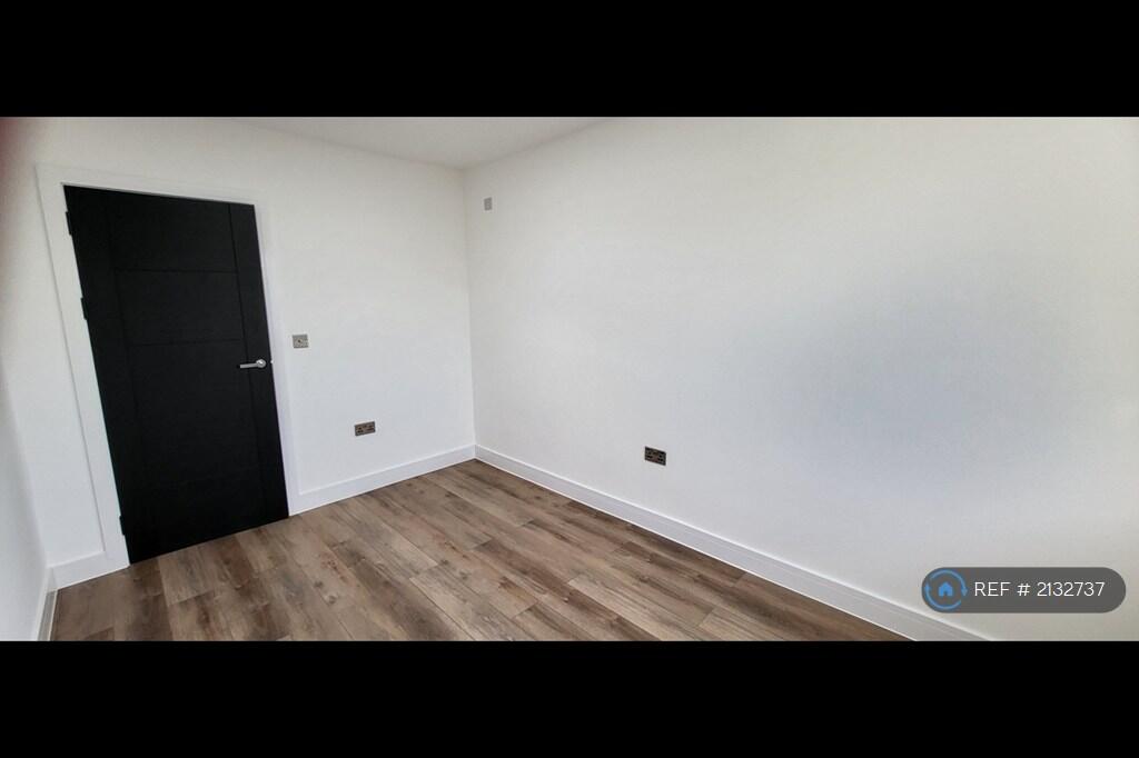 Flat 6b - Second Bedroom