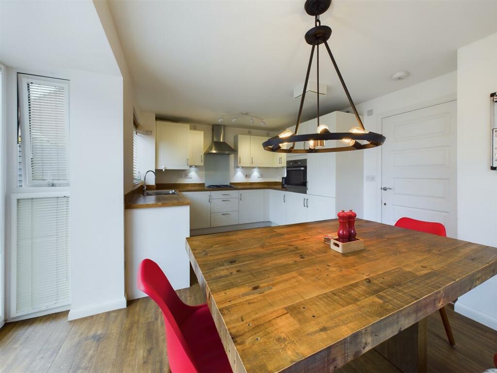 CAM02319G0-PR0118-ST