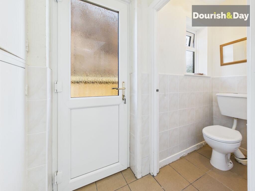 Side Entry / Downstairs WC