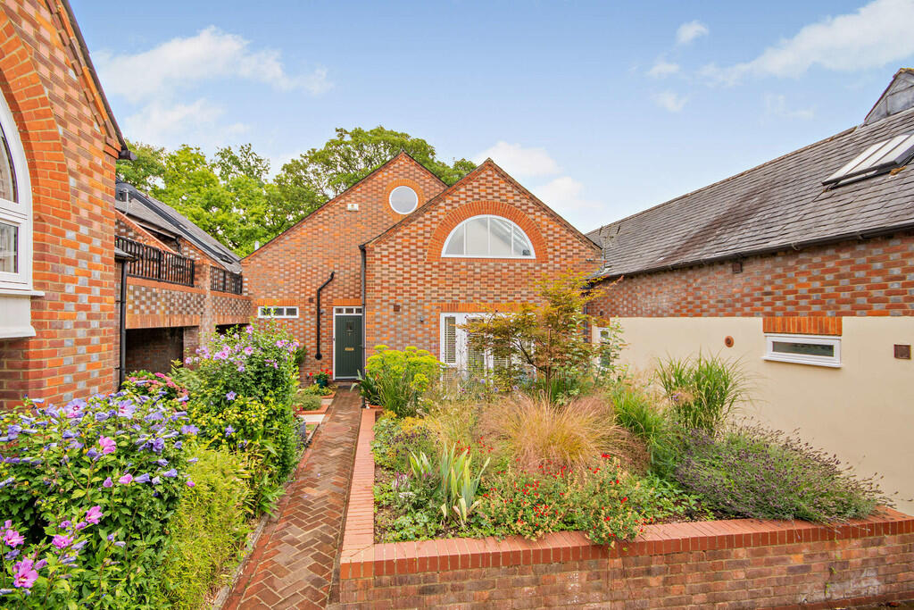 8658535-exterior1...