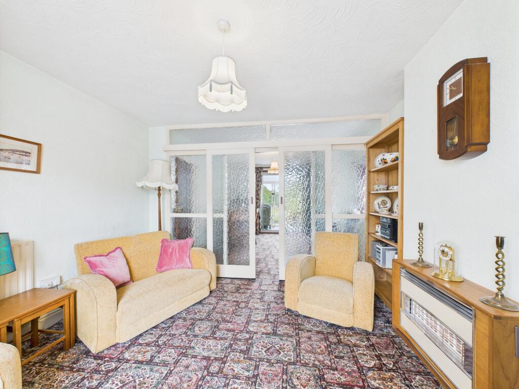 CAM02871G0-PR0477-STILL008