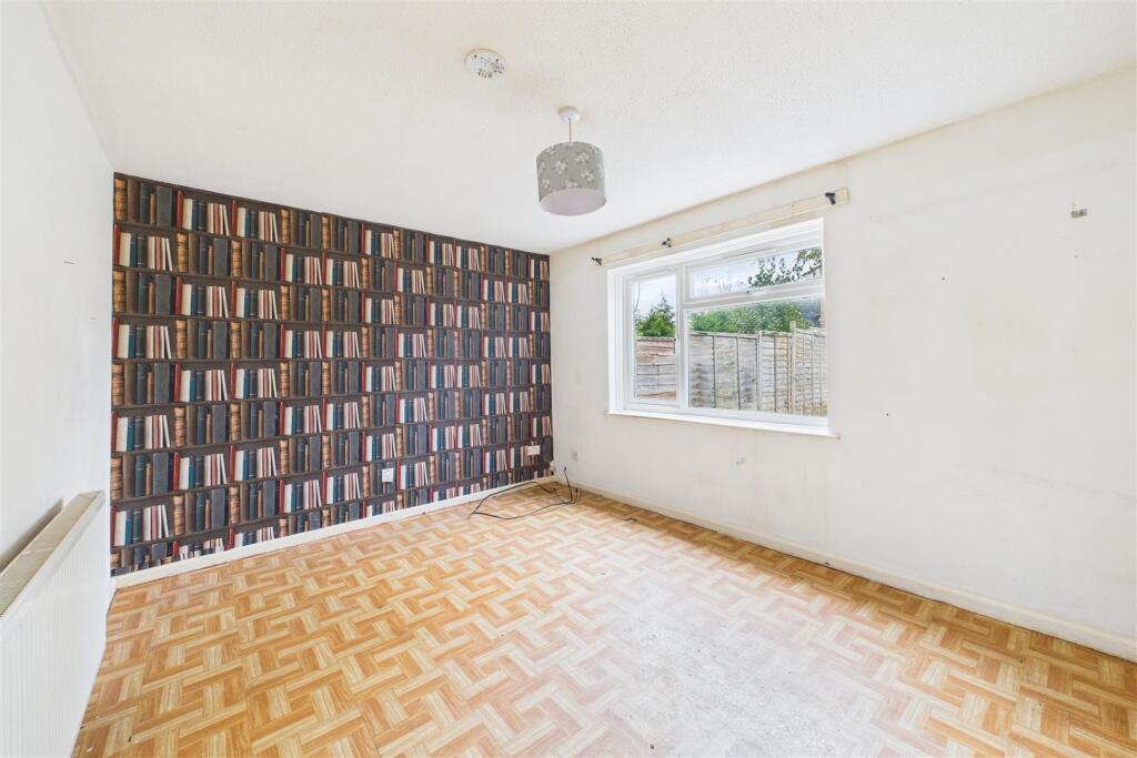 15 Courtenay Walk, Worle, North Somerset BS22 7TQ 