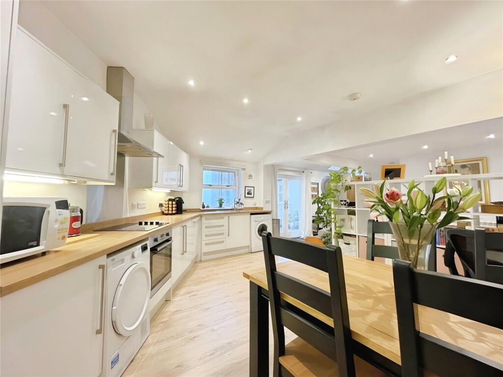 Kitchen/Dining