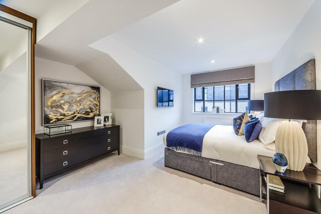 8317875-interior01.jpg