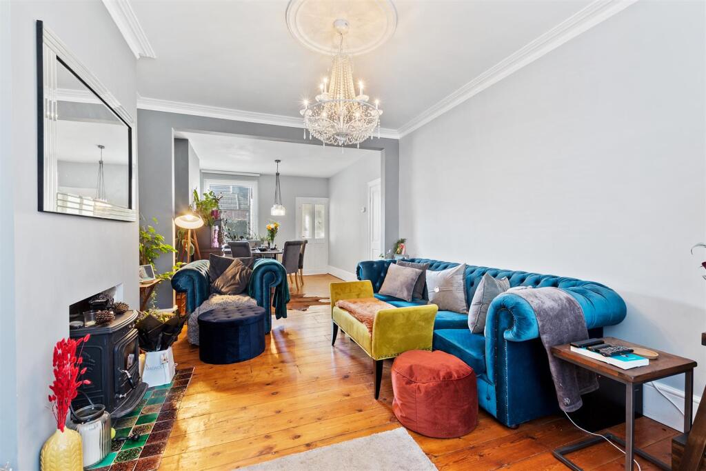 Sitting/Dining Room
