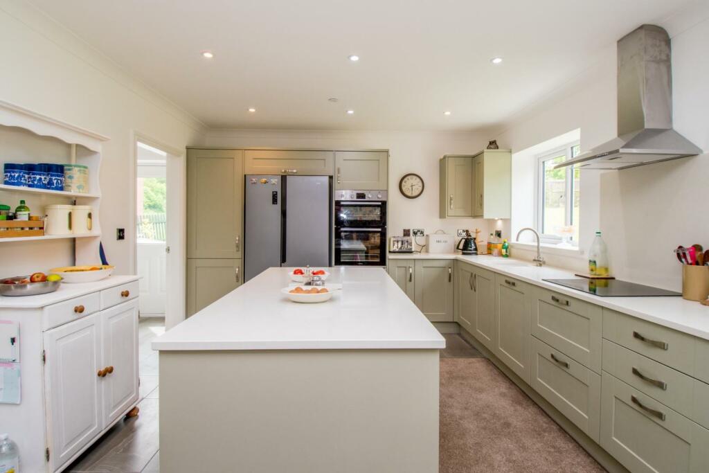 KITCHEN/DINING/FAMILY ROOM