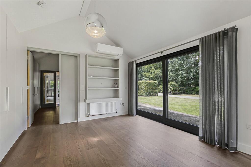Studio Room