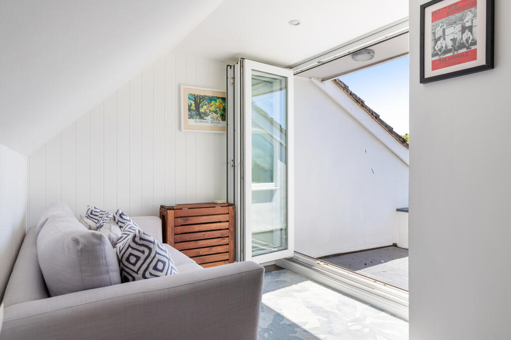 A32 - Flat 3 Stoke House Stoke Fleming - 250515