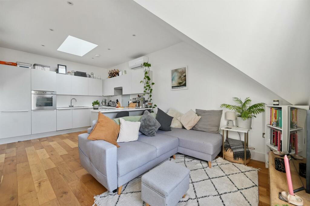 BCHJ - Flat 5, 125 Richmond Road - ReceptionA3 (1)
