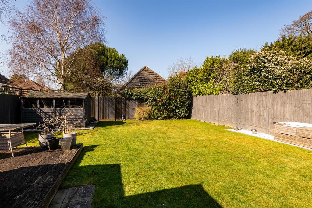 21 Springvale garden2.jpg