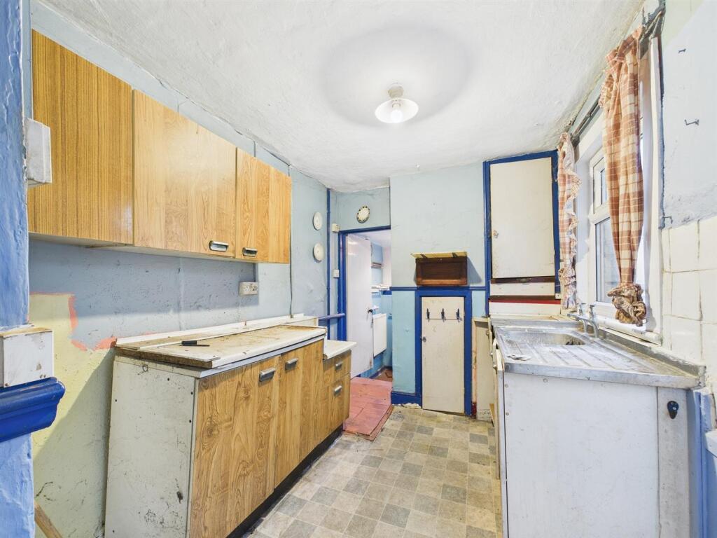 5 - Victorian House for Auction, Kingswood, Bristo