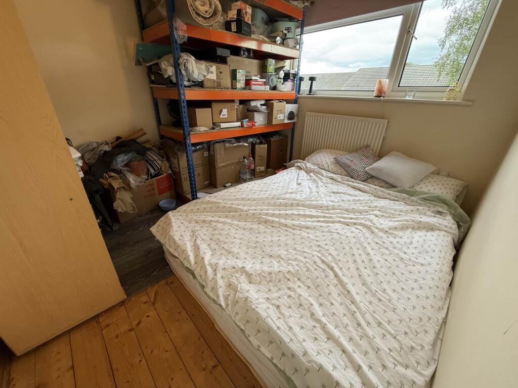 BEDROOM 2