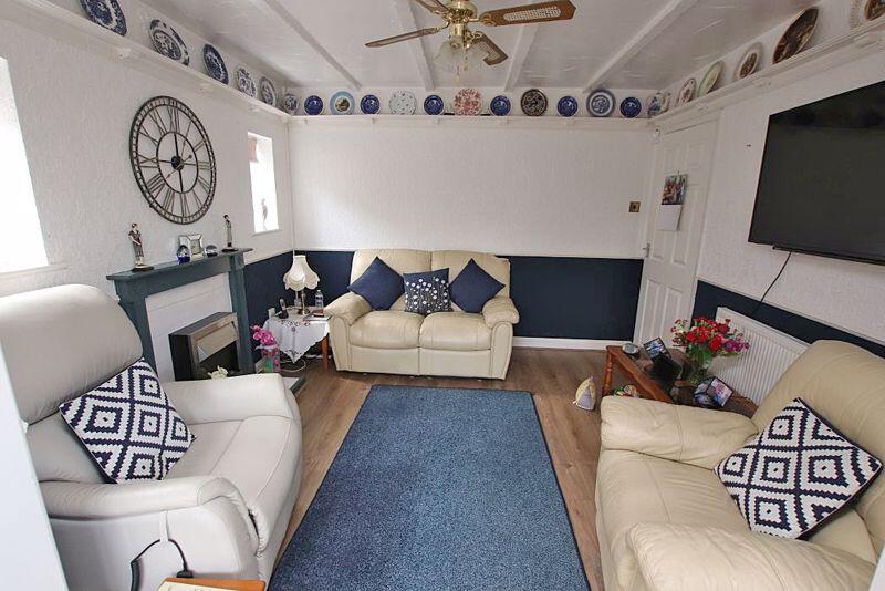 Sitting dining room photo 2