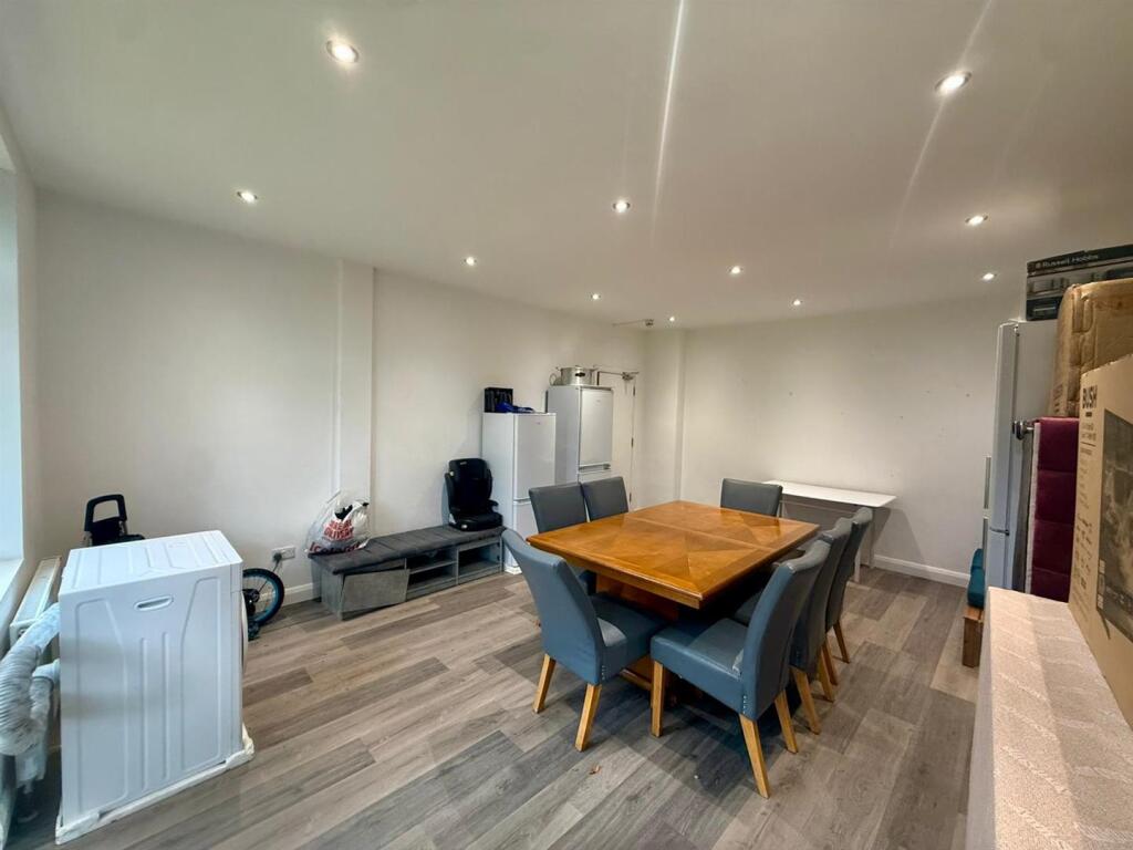 Dining Room (Behind Bedroom 2)