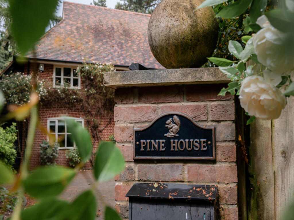 PineHouseCapelStM...