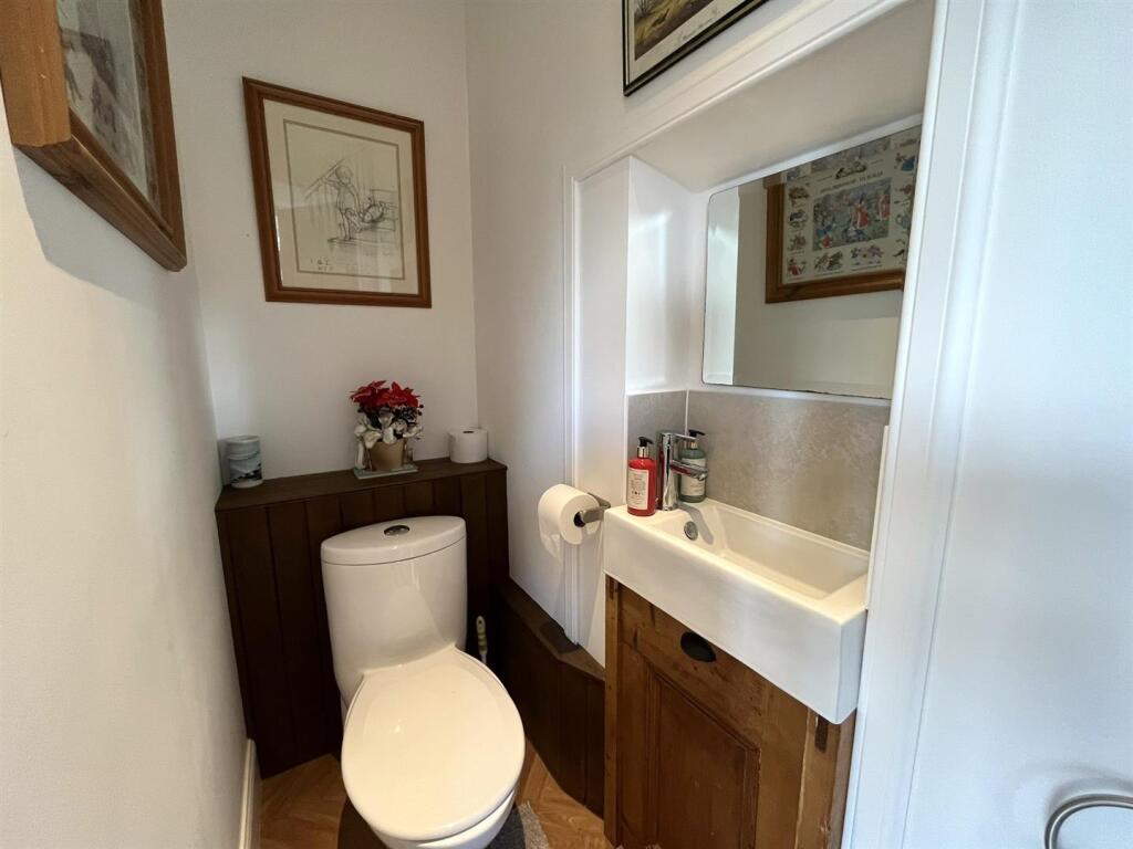GUEST WC