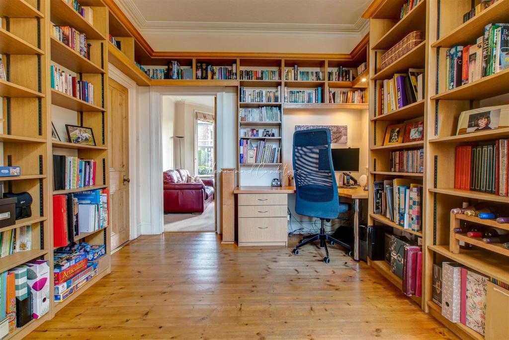 Llandennis Road, Cyncoed, HernCrabtree (13).jpg