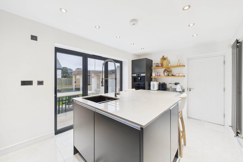 CAM04743G0-PR0110...