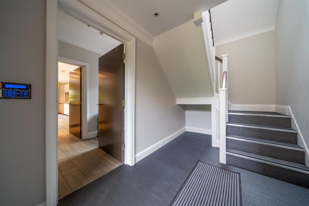 OBI_Will&#39;s House_7R50259-HDR-Edit_Hall.jpg