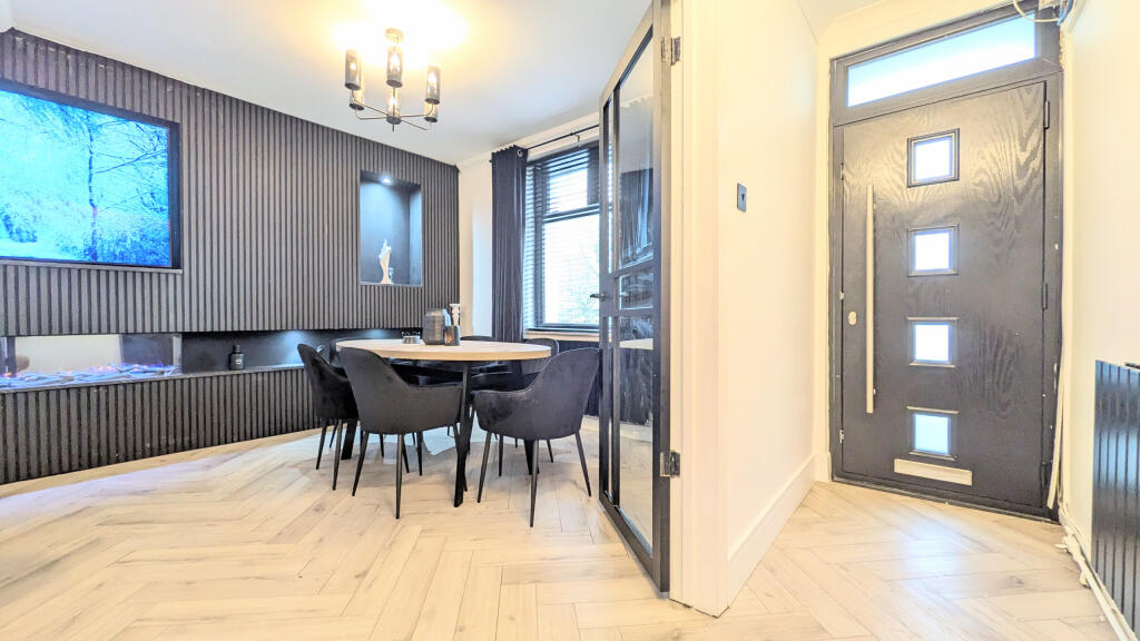 PXL_20251205_105226858.MP~2