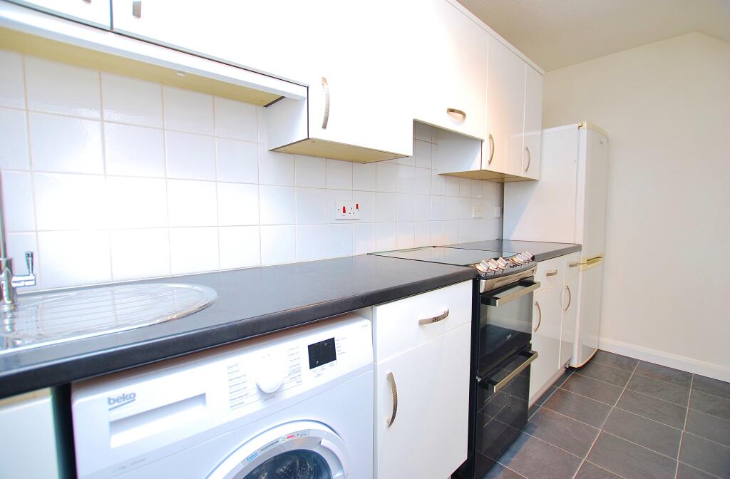 Tansy Close, Guildford, Surrey, GU4