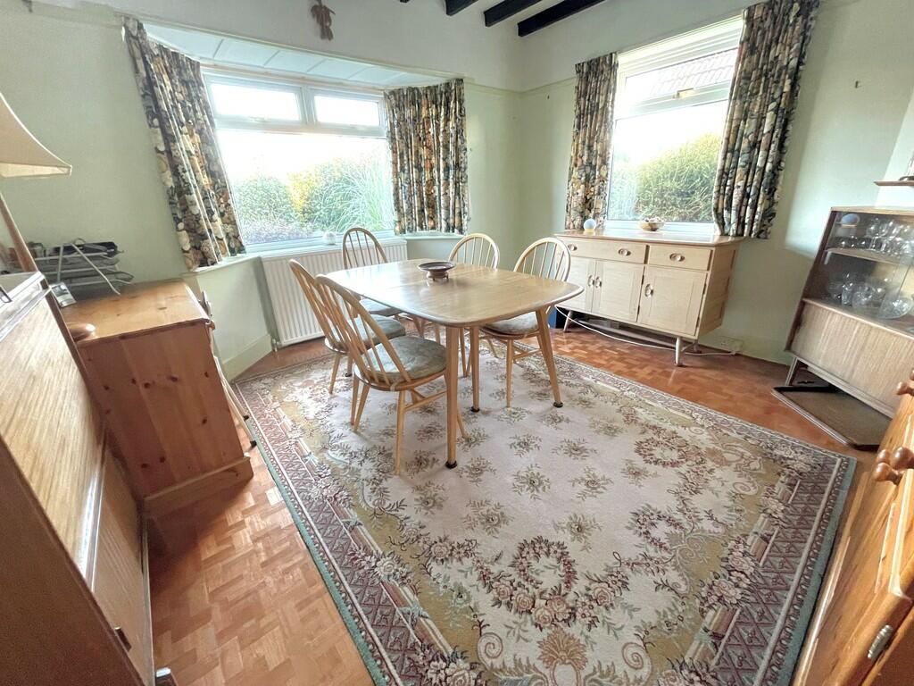 29 Knightscroft A...