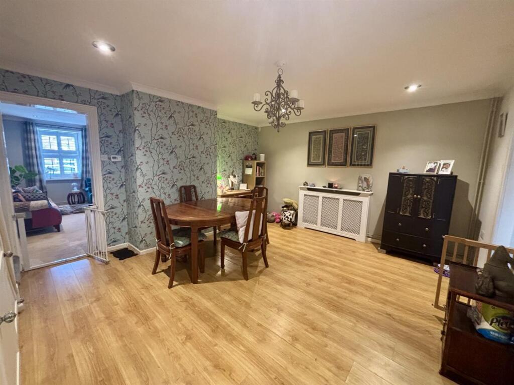 Dining room.jpg