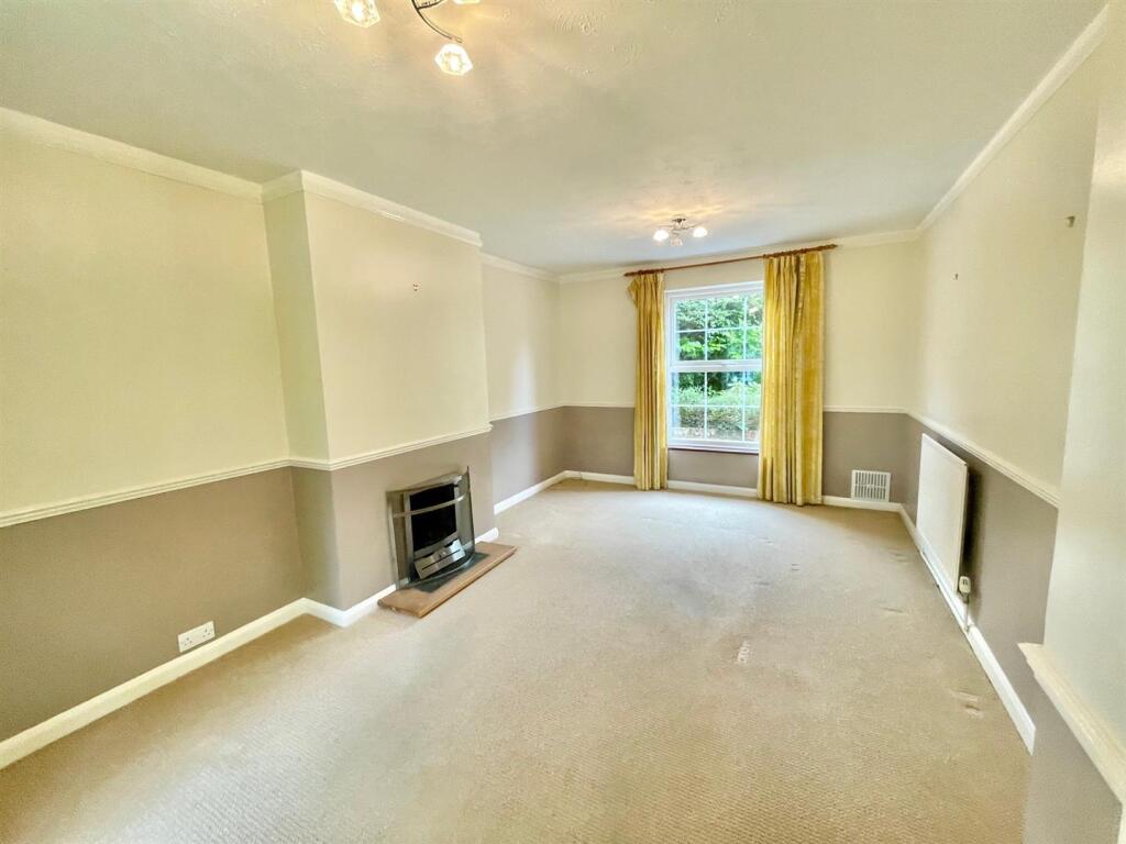 2 Walden Place Lounge.jpg