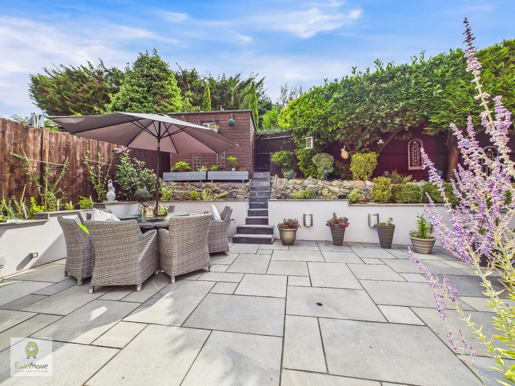 CAM02308G0-PR0189-STILL013-2