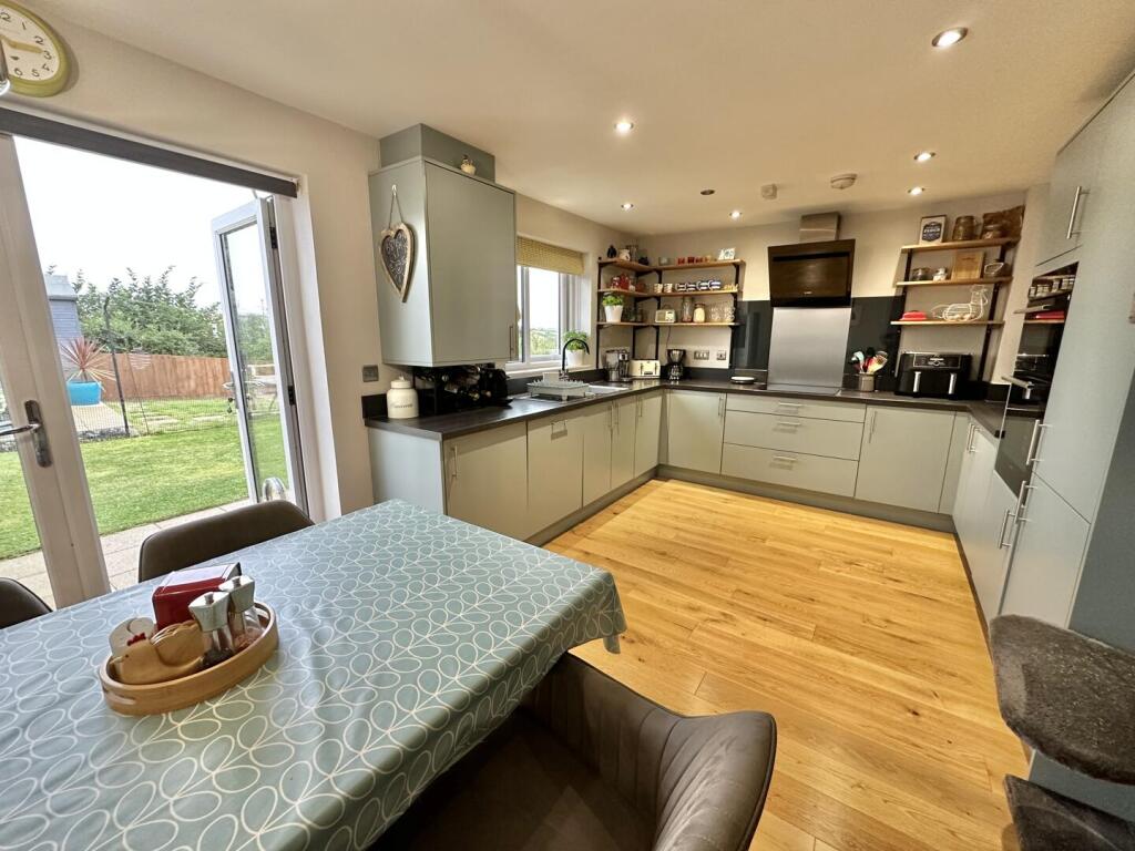 Kitchen/Day room