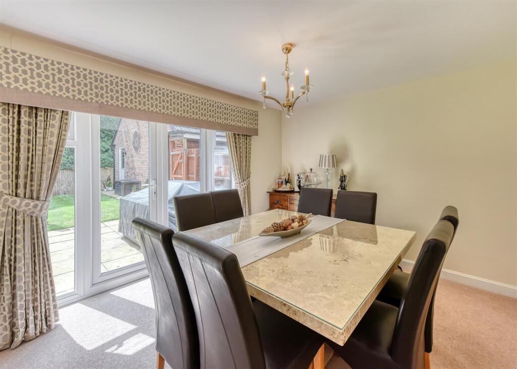 4 Great Hall Grove-dining.jpg