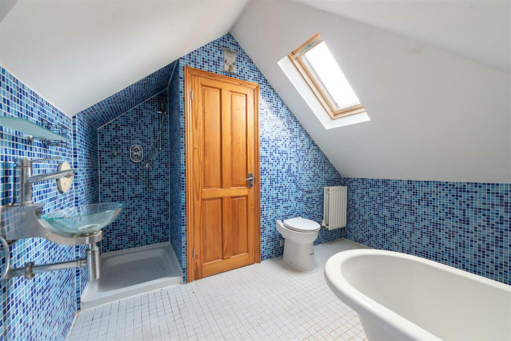 Gills Hill Lane 40.jpg