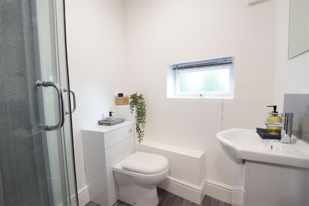 Room 2 En Suite