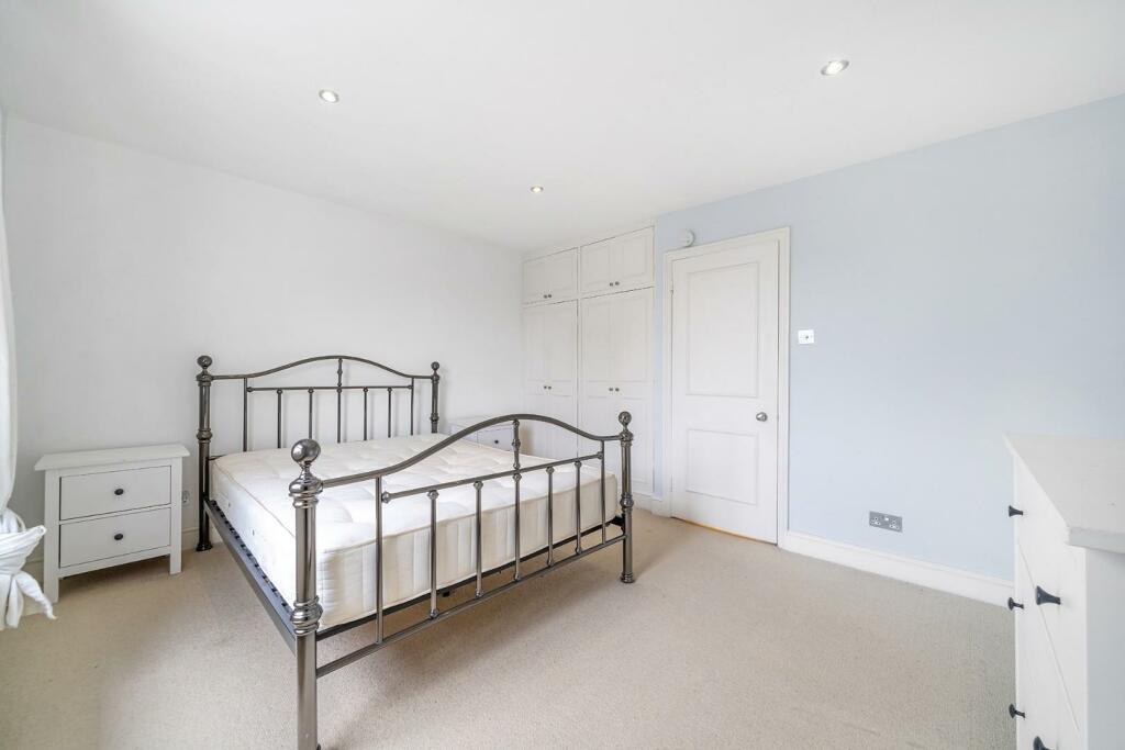 Bedroom (2).JPG