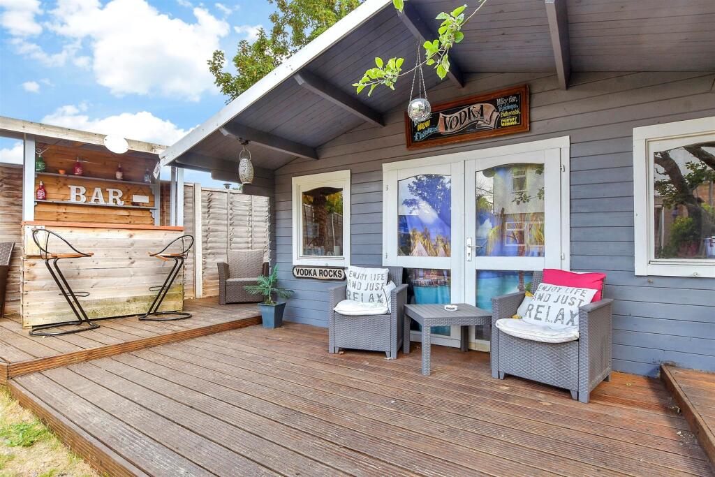 External Lifestyle Photograph