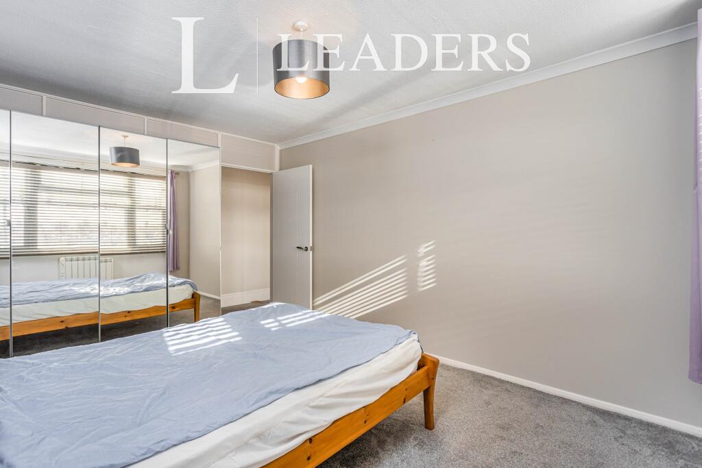 Master bedroom 3