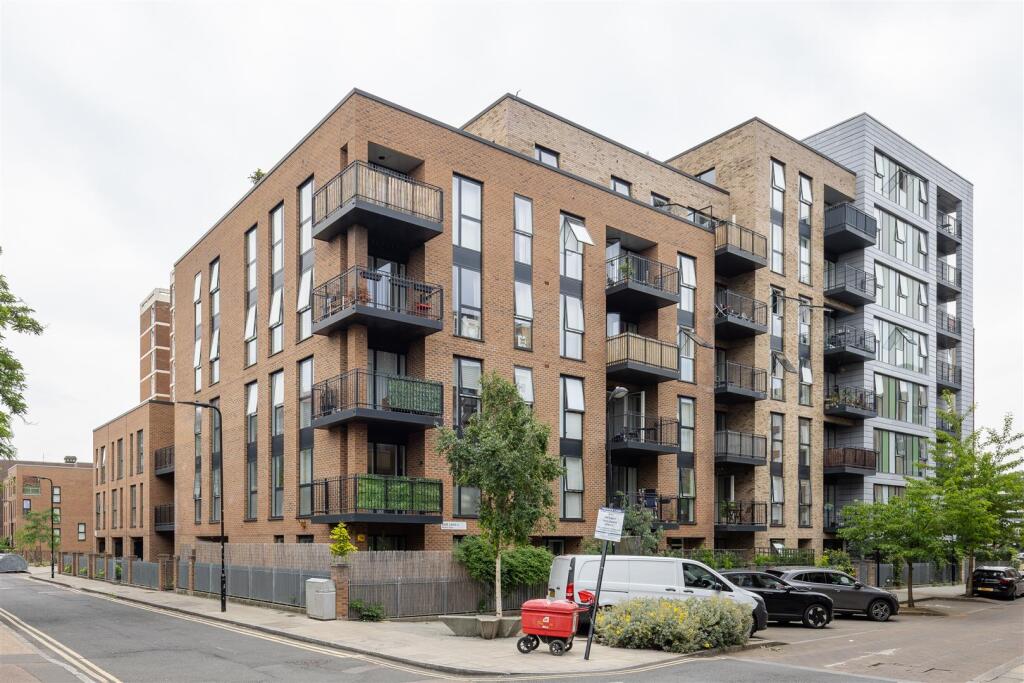 Laburnum Street, E2