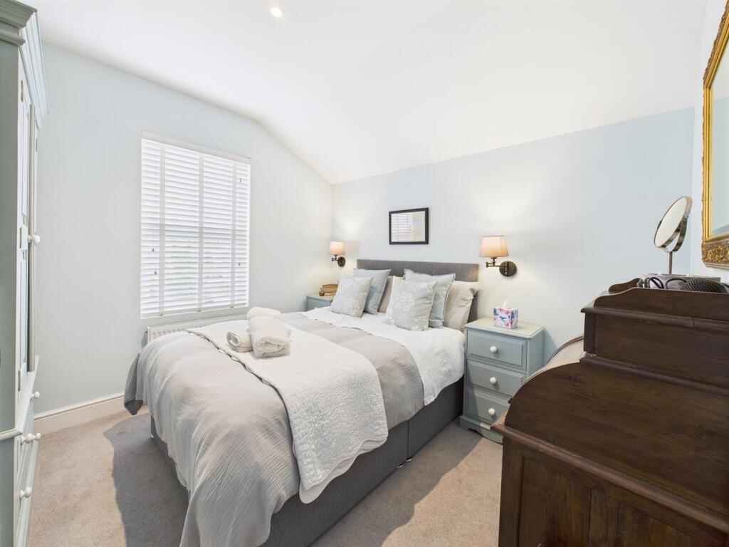 Bedroom: