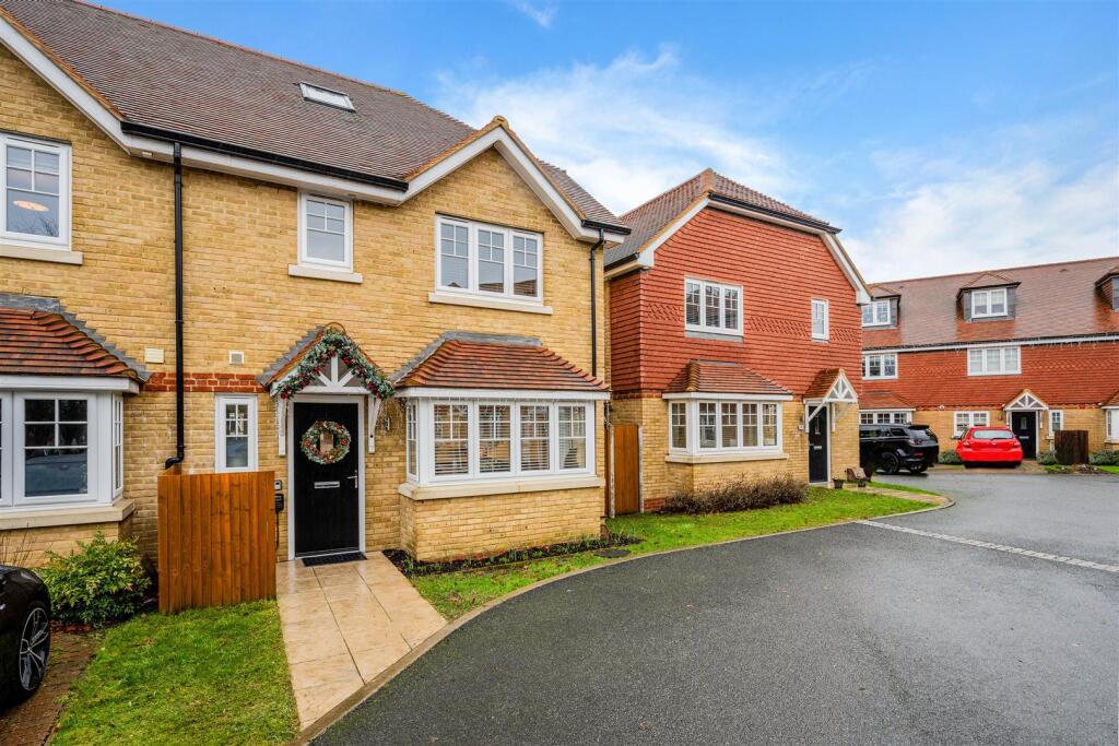 ALL SAINTS GARDENS (11).jpg