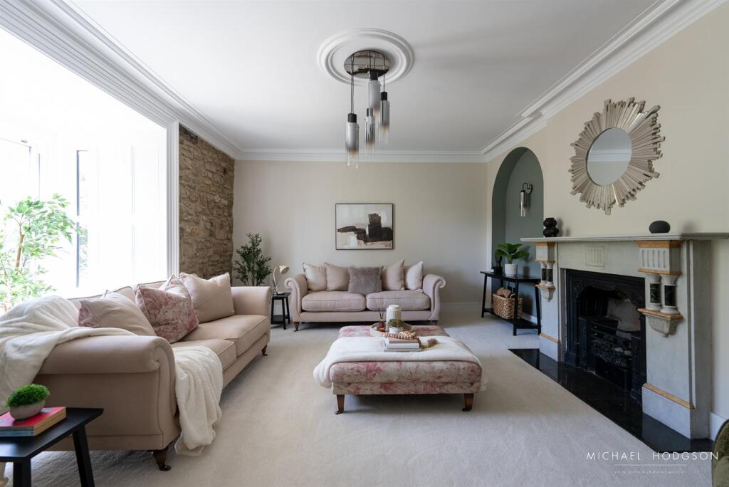 13 Front Street, Whitburn-06.jpg