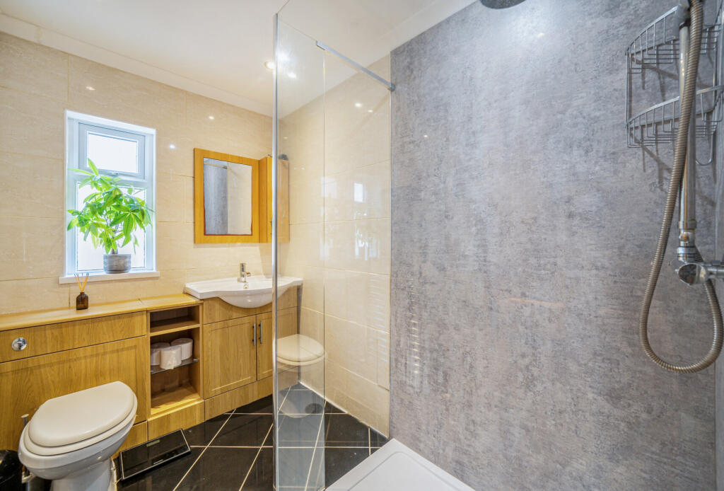 1315862-5-685e80b...