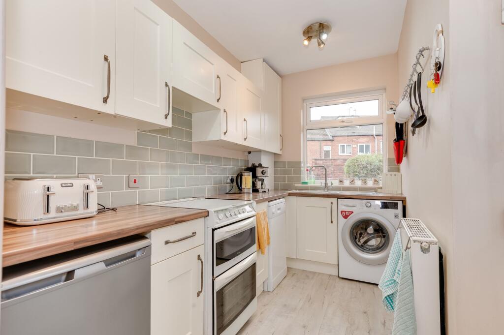 KITCHEN, LIVING ROOM AND DINER