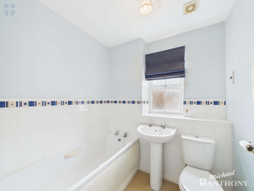 CAM03218G0-PR0791-STILL013