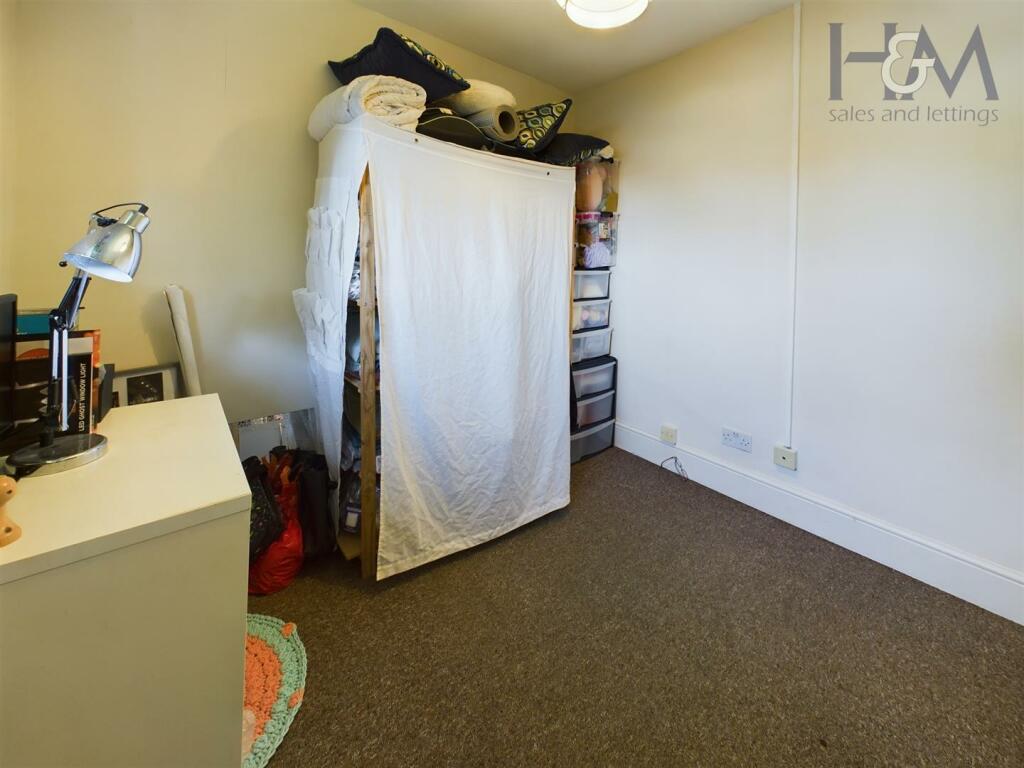 CAM02804G0-PR0208-STILL024.jpg