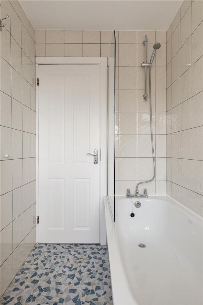 Bulwer Court Road E11