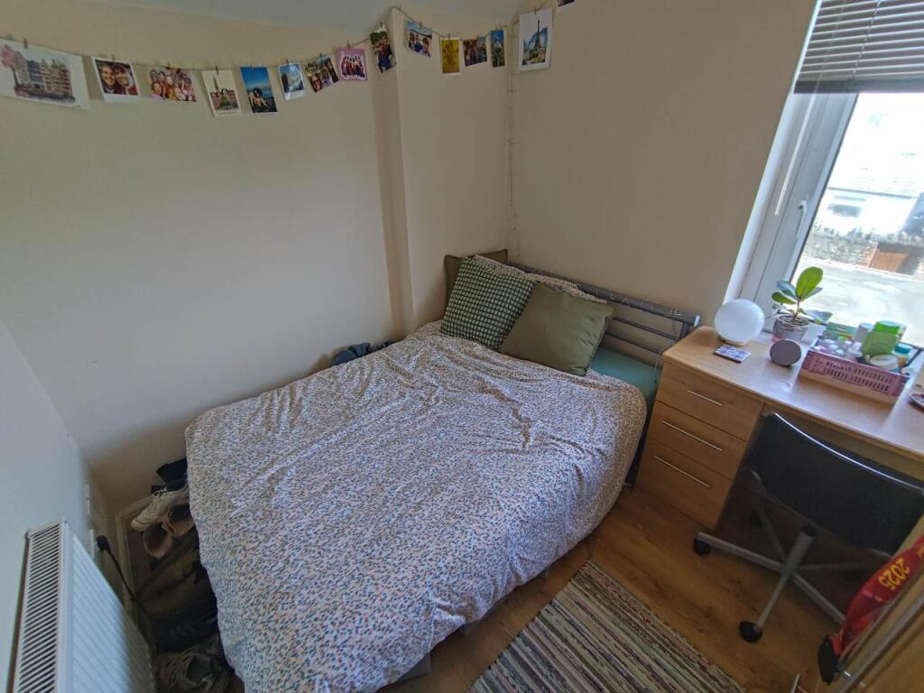 First floor rear bed