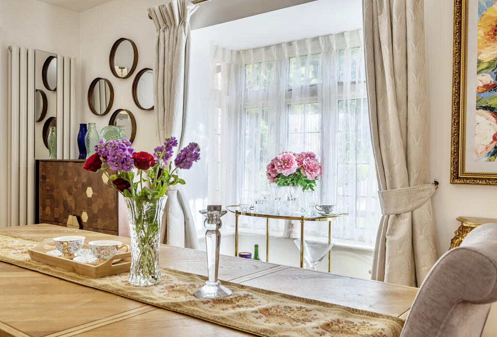 1316922-30-685dad...