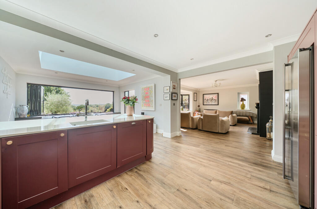 1319669-6-686d5b0...