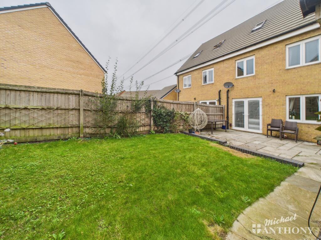 CAM02773G0-PR0368-STILL024